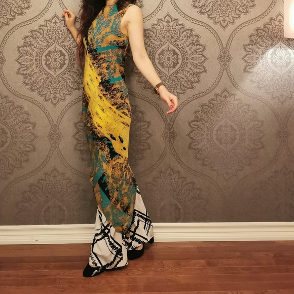 BNWT MADE in UK BOUTIQUE SILK DRESS - Picture 1 of 10